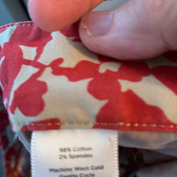 Talbots signature floral cropped chinos .‎ Worn a few tines. Great shape - Picture 4 of 4